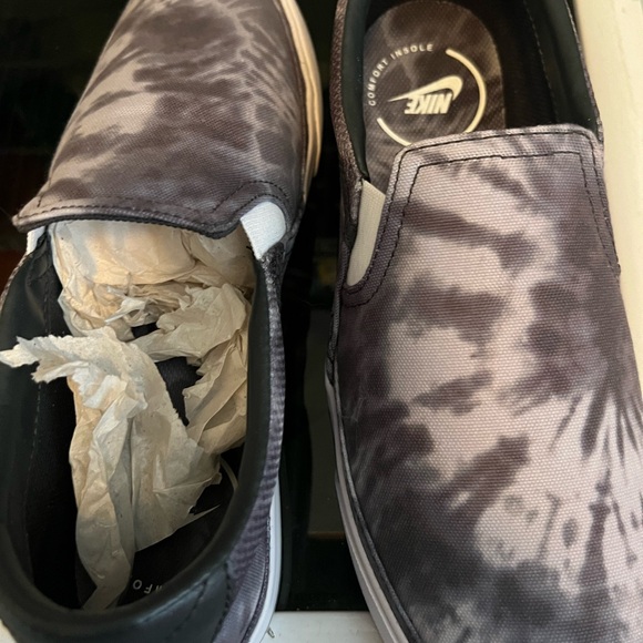 Nike , SB slip on , new , never worn, excellent condition M 9.5 W 11, unisex - Picture 9 of 11